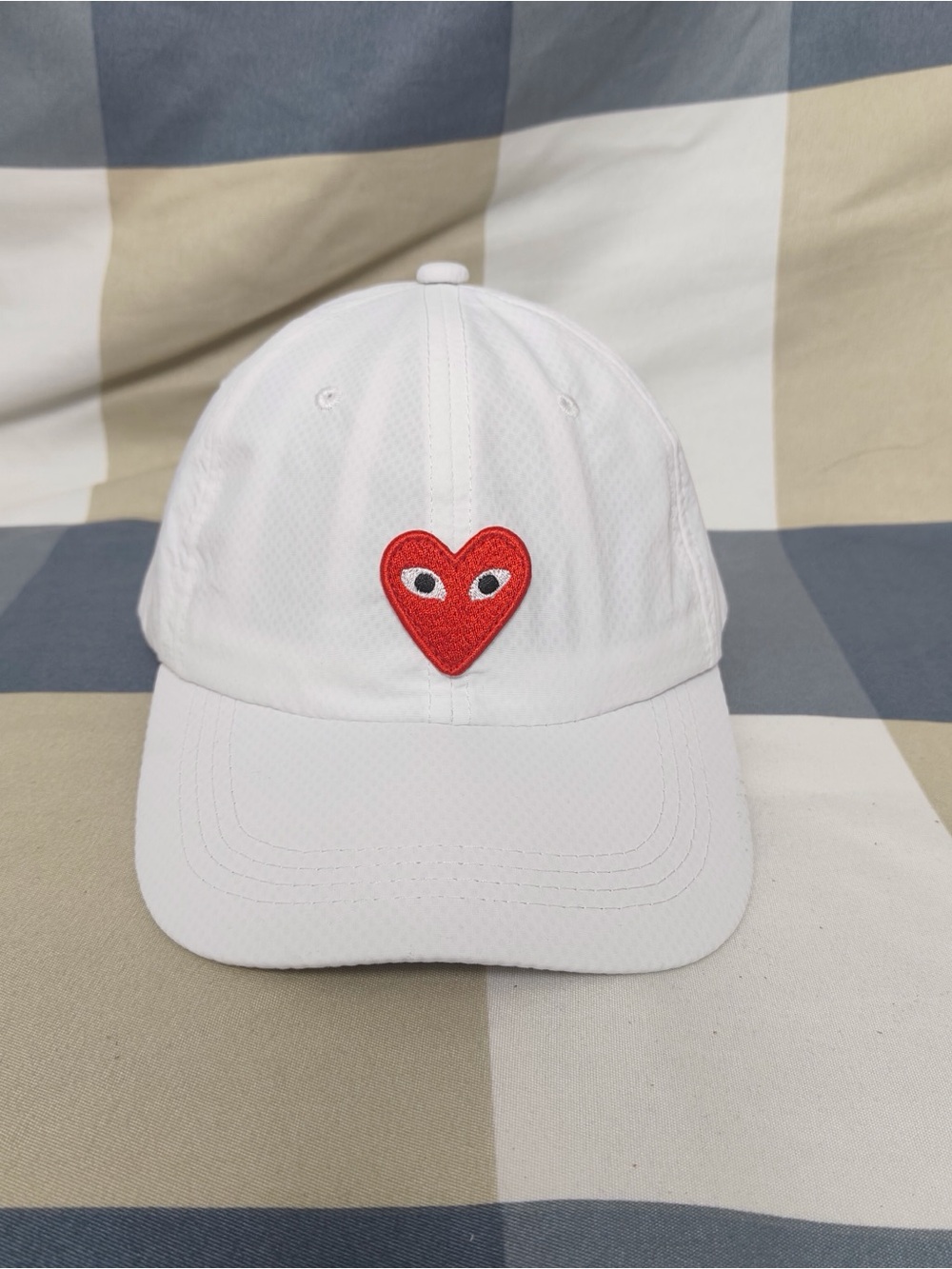 🧜🏻♀️Comme des Garçons PLAY White Bucket Hat with Black Logo Tag